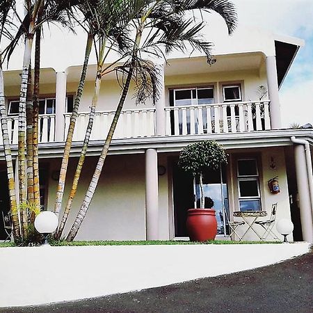 Rostalyn Guesthouse Umhlanga Exterior photo