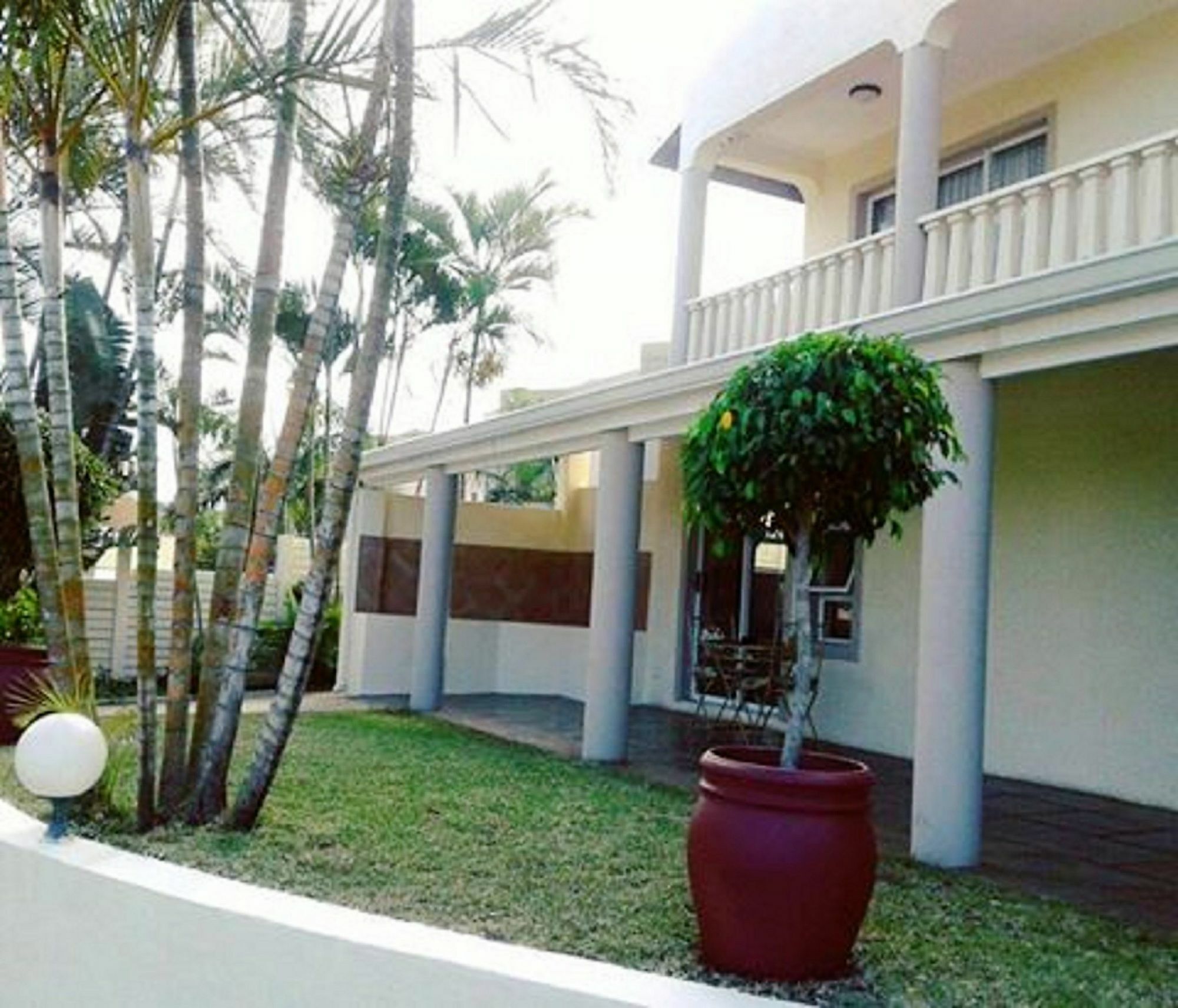 Rostalyn Guesthouse Umhlanga Exterior photo